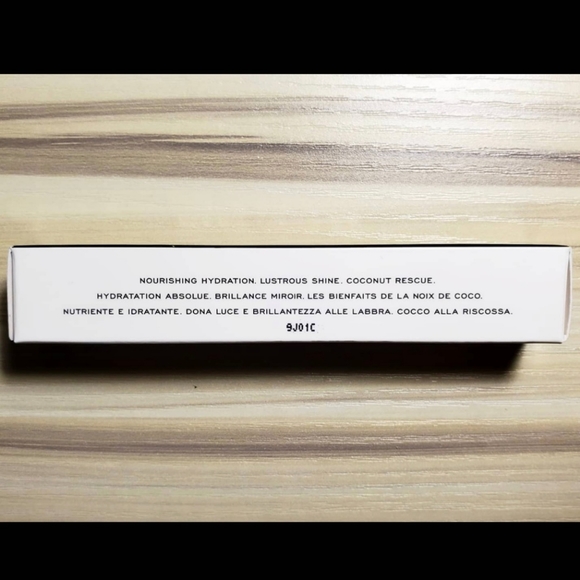 *SOLD* New Marc Jacobs Coconut Lip Oil - Picture 3 of 4